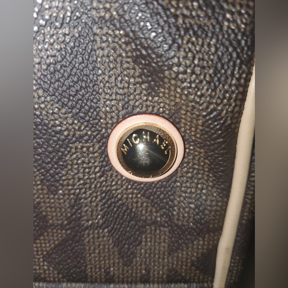 MICHAEL KORS Bundle Handbag Large Brown with Tan Leather Straps and Wristlet - Picture 7 of 8